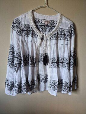 Nanette Lepore Cotton White & Black Embroidered Top Size 6 NWOT